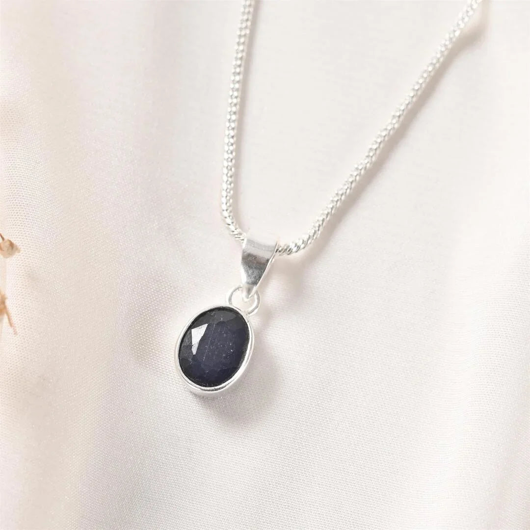 Blue_sapphire_3_1fe077e4-3695-40a8-8e8c-4f07e49c12e4.jpg